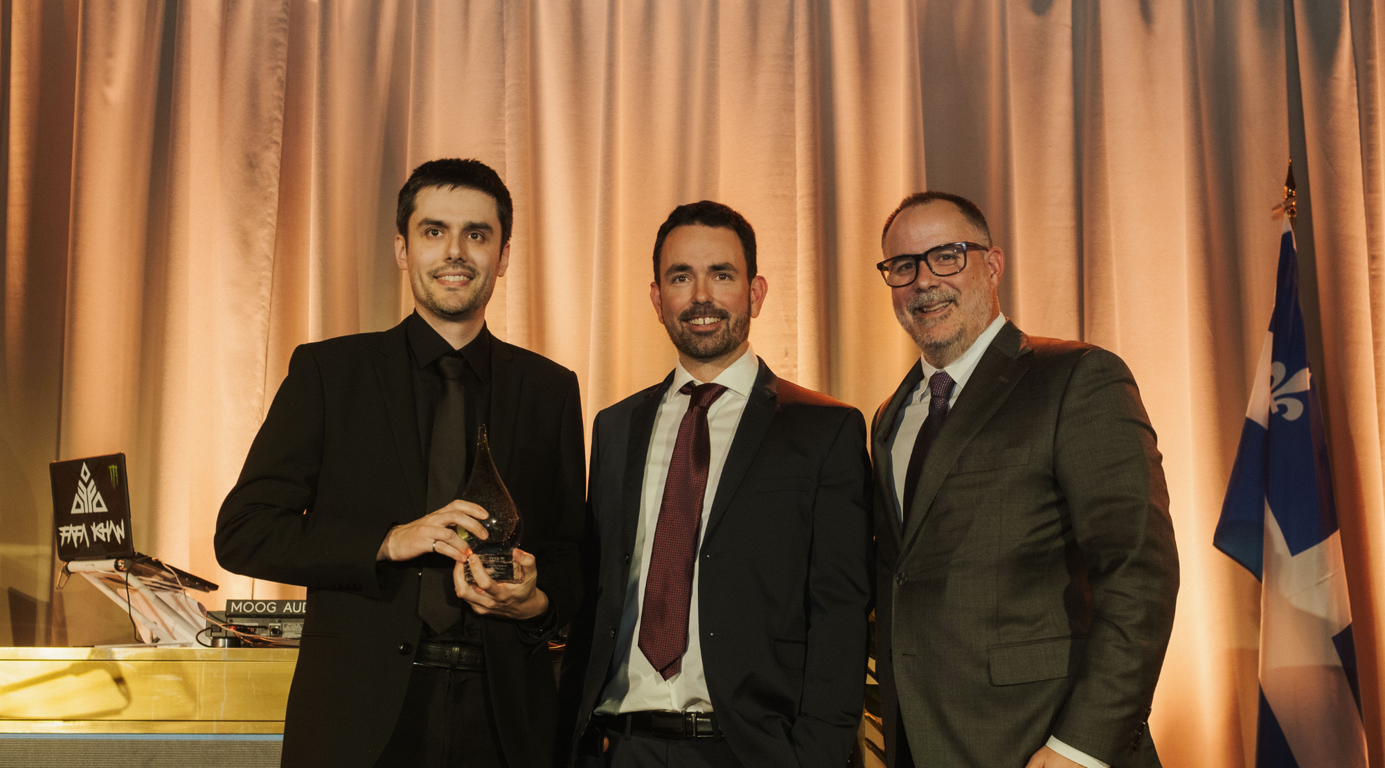 charles blouin dominic robillard acceptent le prix gilles demers